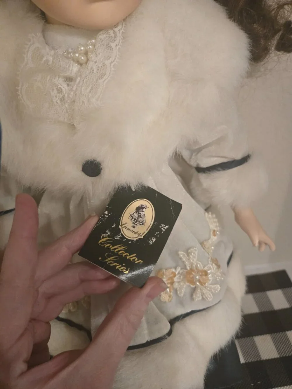 GEPPEDDO Collections Series Porcelain doll - Picture 6 of 13